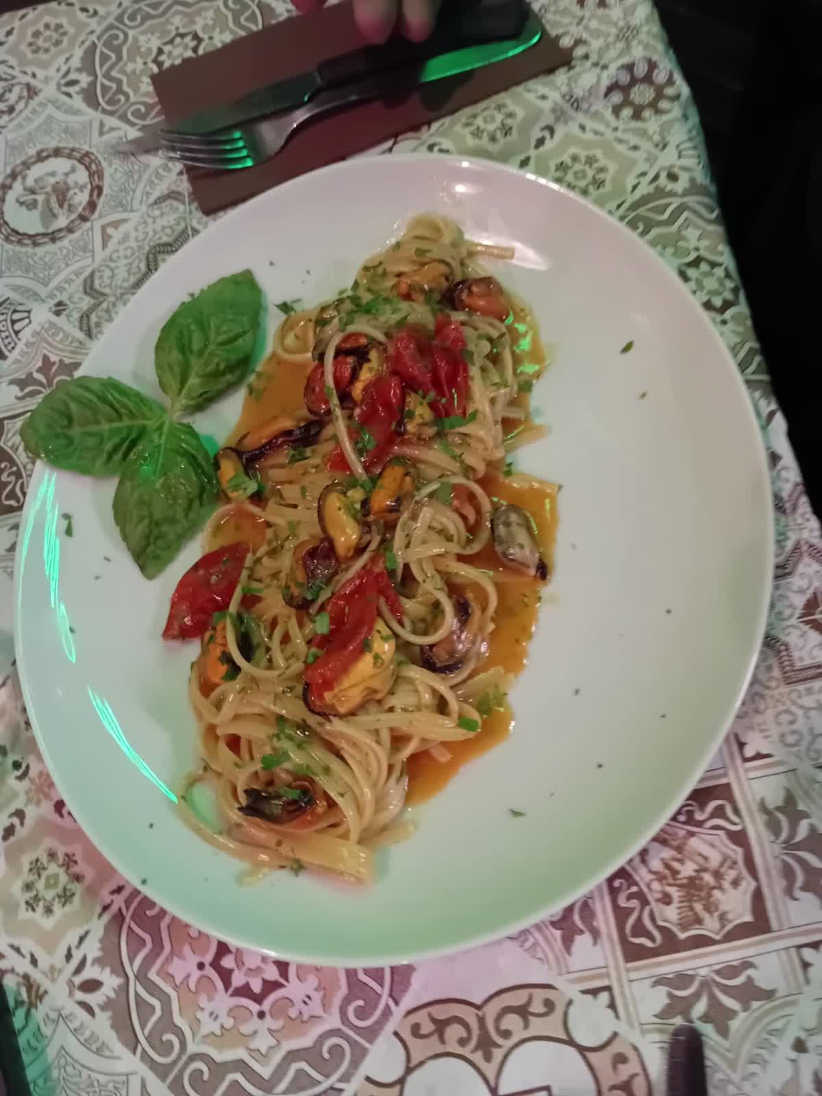 Spaghetti alle cozze e pomodorini